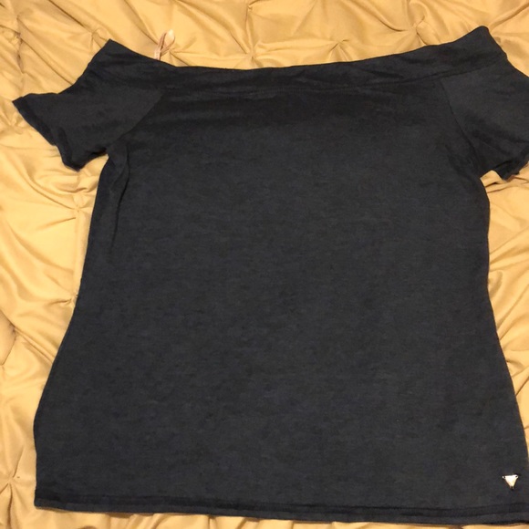 Guess Tops - Off the shoulder tee shirt Guess Tops - Off the shoulder tee shirt